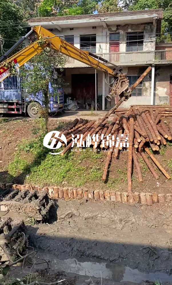 吉安挖機打木樁專業(yè)施工-河道護坡打樁能否防止河岸塌陷？